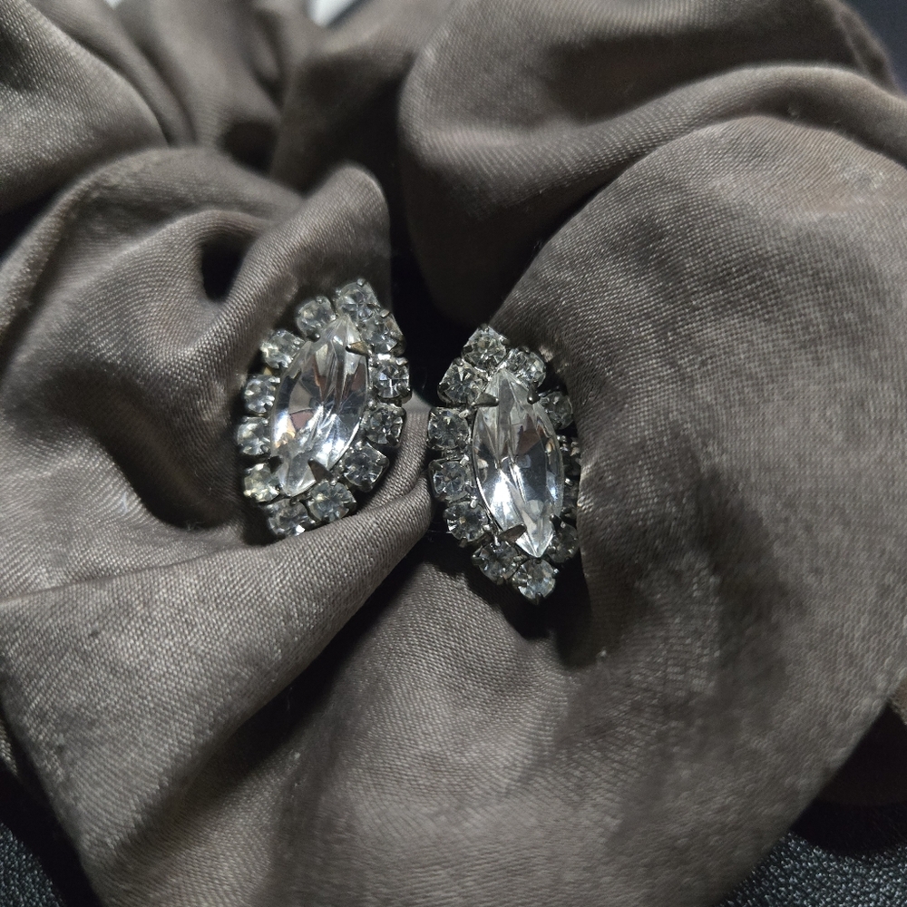Vintage Elegant Silver Tone Crystal Earrings